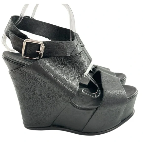 Vera Wang lavender heels size 10 41.5 black leather chunky platform avant-garde
