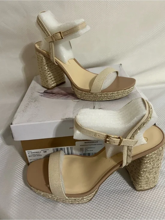 NEW JESSICA SIMPSON Senindalz platform sandal size: 9M