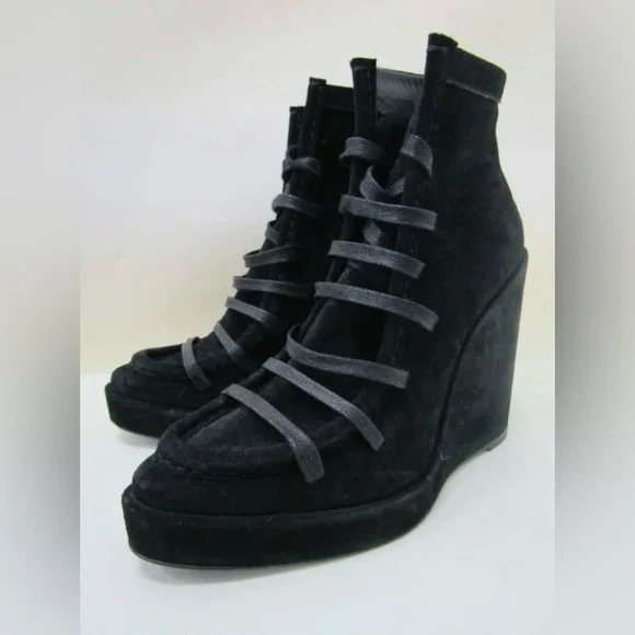 MONCLER Suzanne Women's Black Suede Wedge Ankle Booties Size: 8 (Runs small)