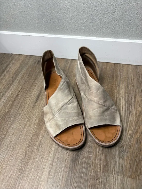 Free People Mont Blanc Asymmetrical Gray Leather Sandals Spain Size 38