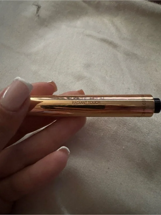 Yves Saint Laurent Touche Éclat Radiant Touch - 3 Luminous Peach Shade