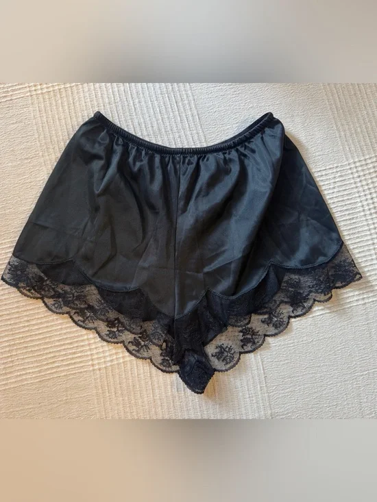 Vintage 70s Black Satin French Knickers w/ Scallop Lace Trim Hem XS