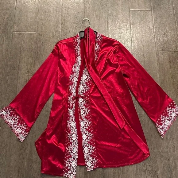 Women's Red satin lace lingerie robe with white floral embroidery lace size m