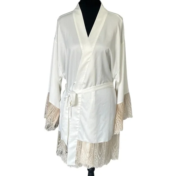 Flora Nikrooz Lace Satin Bridal Getting‎ Ready Robe XL Ivory Wedding