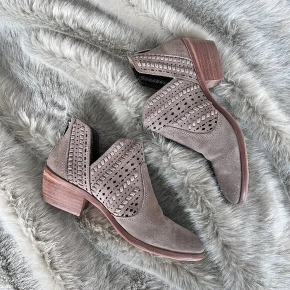 Vince Camuto Prasata Booties Size 6 Taupe Laser Cut Suede Leather Ankle Boots