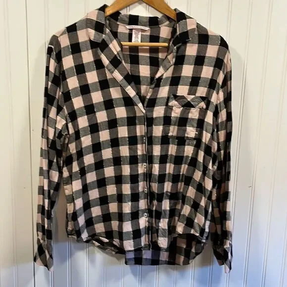 Victoria’s Secret checkered long sleeve pajama top