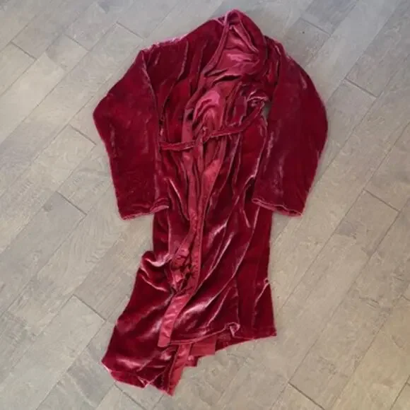 Giraffe At Home Long Sleeve Pullover Velvet Robe Maroon Womens OS