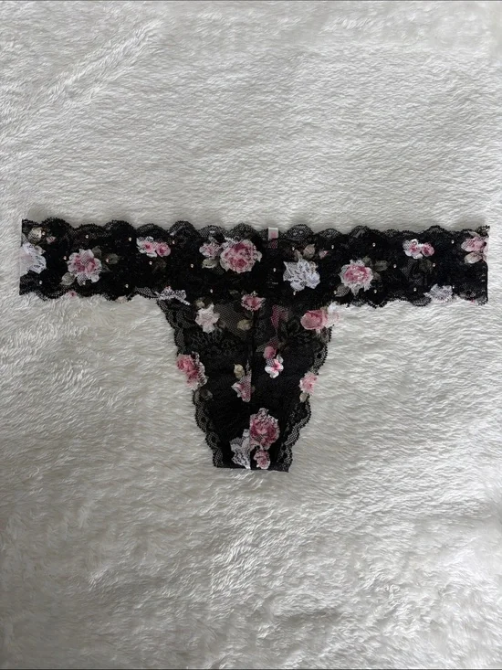 NWT Victoria’s Secret PINK Black Lace Thong with Pink Floral Print | Size M