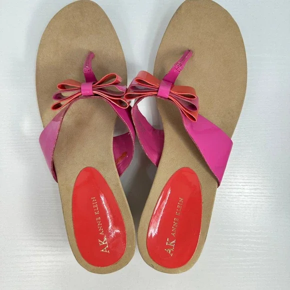 Anne Klein Thong Wedge Sandals 10 Pink/Orange Bow Patent Leather Bright Colorful