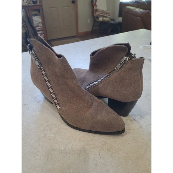 Matisse Frankie Asymmetrical Taupe Suade Bootie women SZ 9 3
