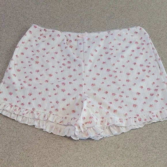 Better Together Floral Pajama Shorts With Ruffled Hem Size Small