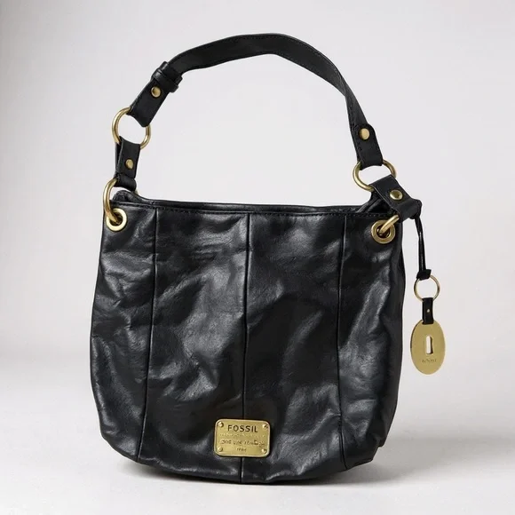 🖤 Fossil Black Leather Shoulder Bag – Vintage Style with Brass Hardware‎