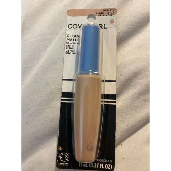 CoverGirl Clean Matte‎ Concealer Light/Medium Pale 205-210 Oil-Free Formula M-16