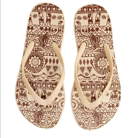 Sakroots Tobacco Batik World Encore Flip Flops Sandals