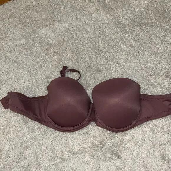 Victoria’s Secret pink strapless bra 36c