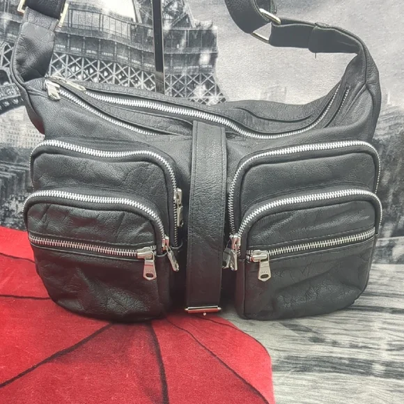 Pele Che Coco Black Leather Bag