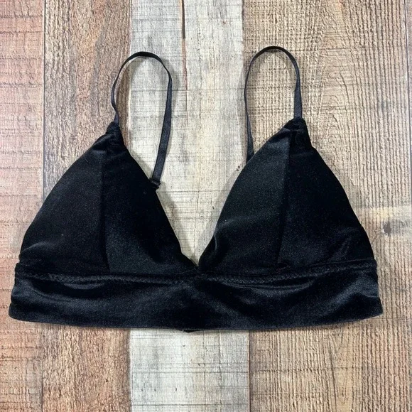 True by rue21 Black Velvet Triangle Bralette Small Padded Glamourous Goth