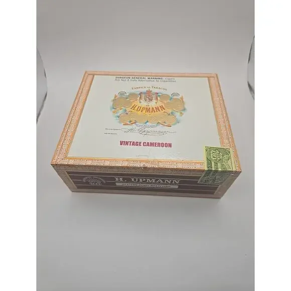 H UPMANN Wooden Cigar Box empty