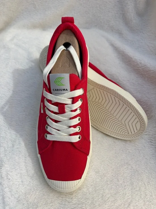 Cariuma Red Canvas Low-Top Sneakers with White Laces