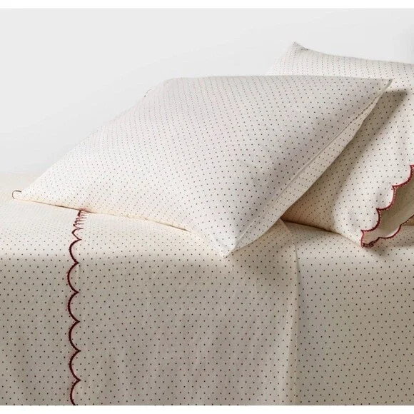 Twin/Twin XL 400 Thread Count Sheet Set Ivory Printed Dot with Red Scallop Hem