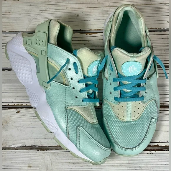 CLEANED Nike 7Y Girls Air Huarache‎ Run SE Igloo Shimmer Green Teal Women's 8.5