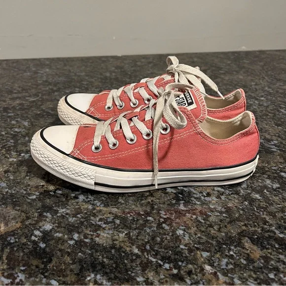 Converse Low Top Sneakers Pink Salmon Womens 7 Men’s 5 Shoes