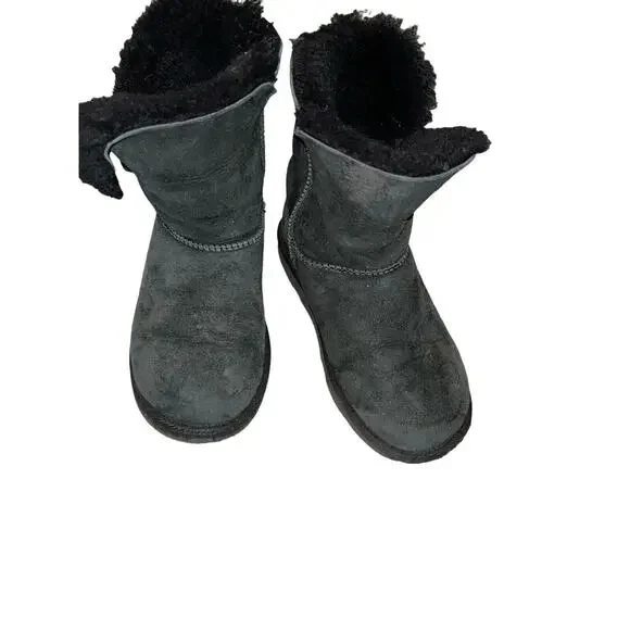 UGG Australia Boots 1017400K Bailey Button II Black‎ Size 3Y