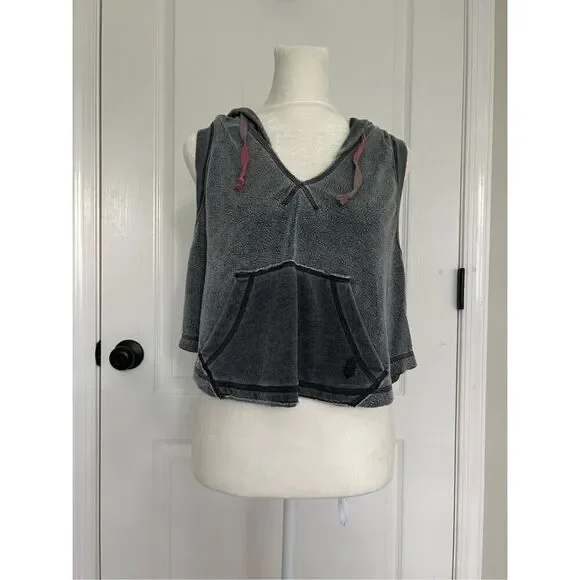 NWOT Free People Movement Pullover Sleeveless Hooded Top Size XS 77% Polyester 2