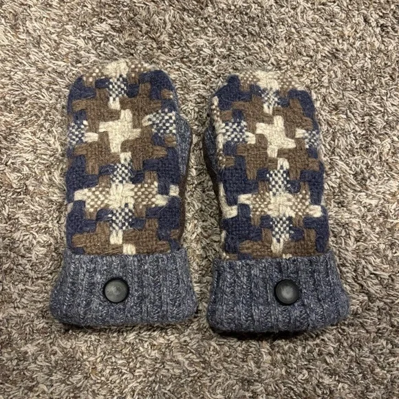 Cozy Knit Mittens with Button Detail