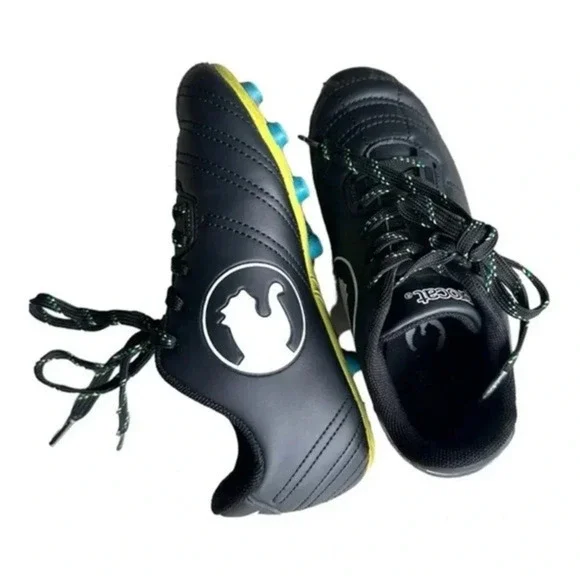 Puma Procat soccer cleats black with neon green sole with lace size 13 US