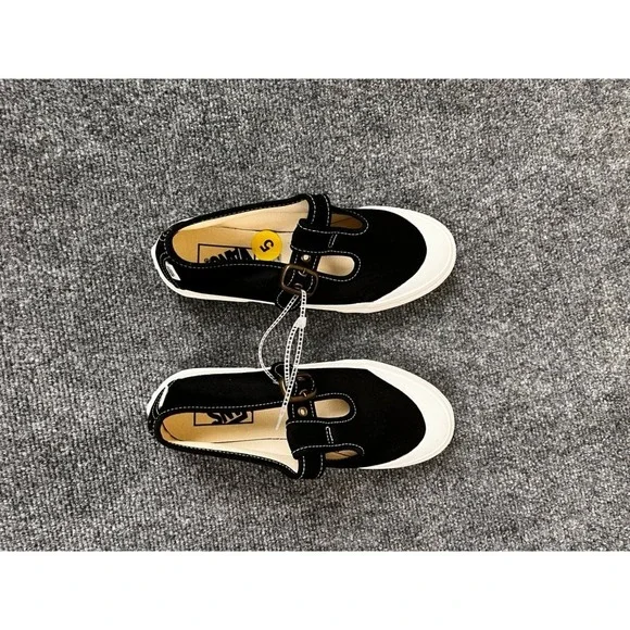 NWT Vans Style 93 Mary Jane Black True White Canvas Buckle Shoess Size 5 no box
