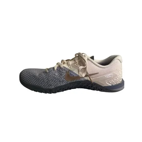 Nike Womens Metcon 4 XD MTLC Atmosphere Gray Pink Athletic Shoes Sneakers Gym 9