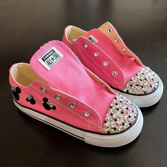 Converse sneaker size 9 - hand made with crystals and Minnie decals NWOT