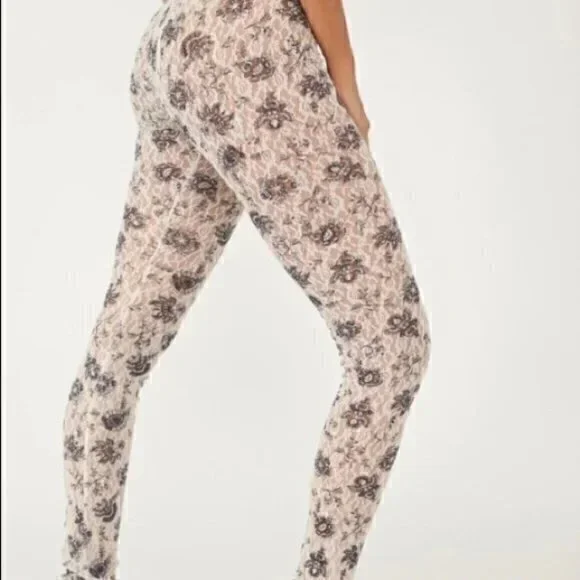 Free People Layered in Lace Legging in Ivory Combo Size S NWT