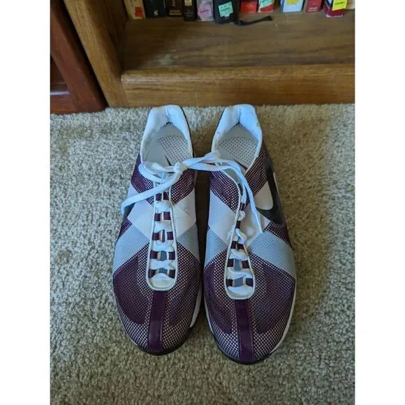 NIKE nwob sample women's golf shoes purple and white sz 7 spiked