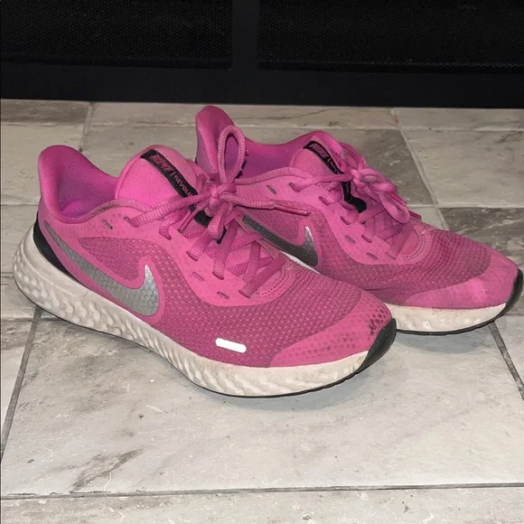 Nike Youth Fuchsia Athletic Shoes