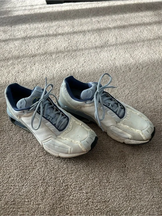 Vintage A3 adidas running shoes men’s size 10 Y2K