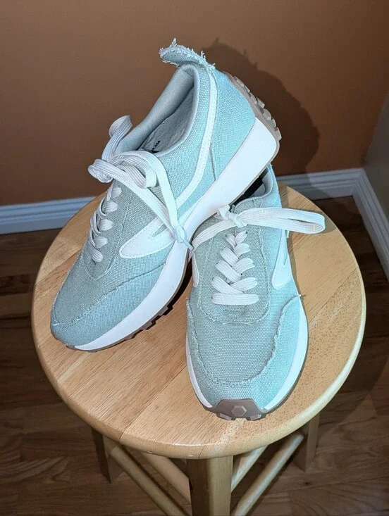 Dolce Vita Women's Light Mint Green Canvas Sneakers with White Swoosh Size 9