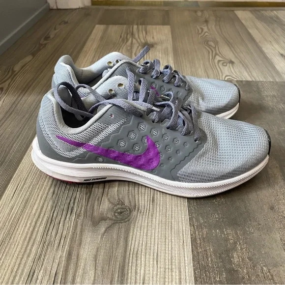 Nike Gray and Pink Women's Athletic Shoes Size 6.5