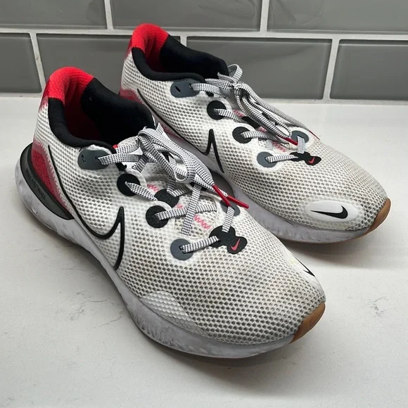 Nike Renew Run Men's‎ Size 11.5 Running Shoes Black White Red Gum CW5231-100