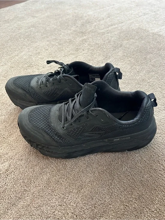 Skechers Men’s Black Athletic Max Cushion Trainers