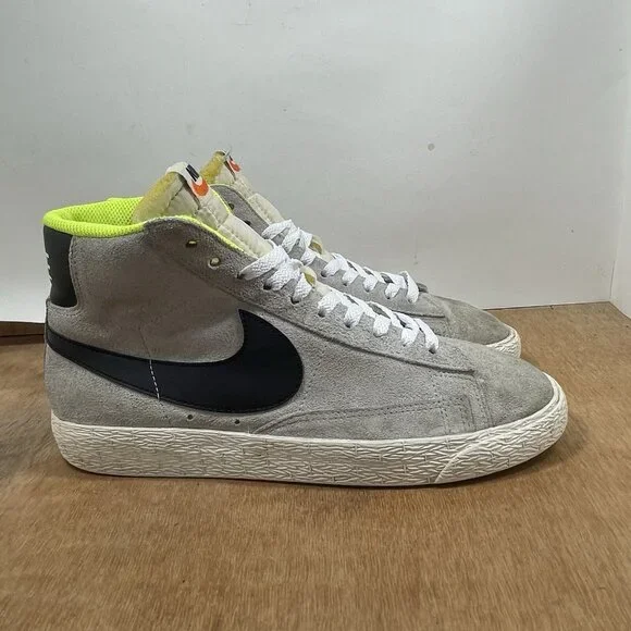 Nike Blazer Retro Mid Classic Women Size 7 Shoes Suede 518171-011 Grey Sneakers