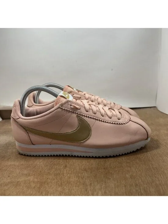 Nike Classic Cortez Women Size 9 Sneakers 807471-800 Casual Leather Pink