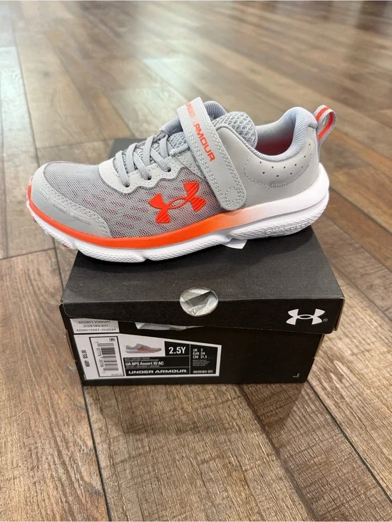Under Armour Assert 10 Sneakers