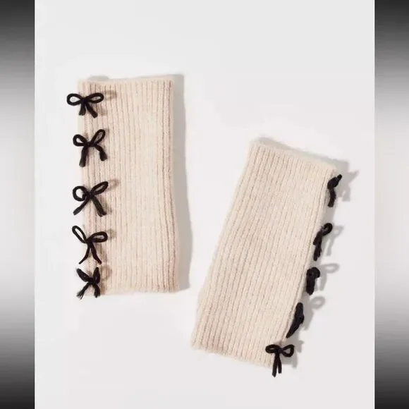 New URBAN OUTFITTERS Bow Deco Ribbed Hand Warmer Fingerless Gloves Ivory