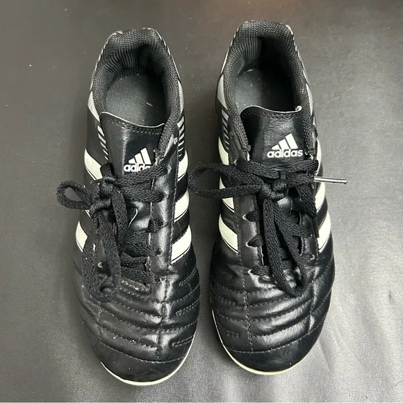 Adidas soccer cleats unisex kids sizes