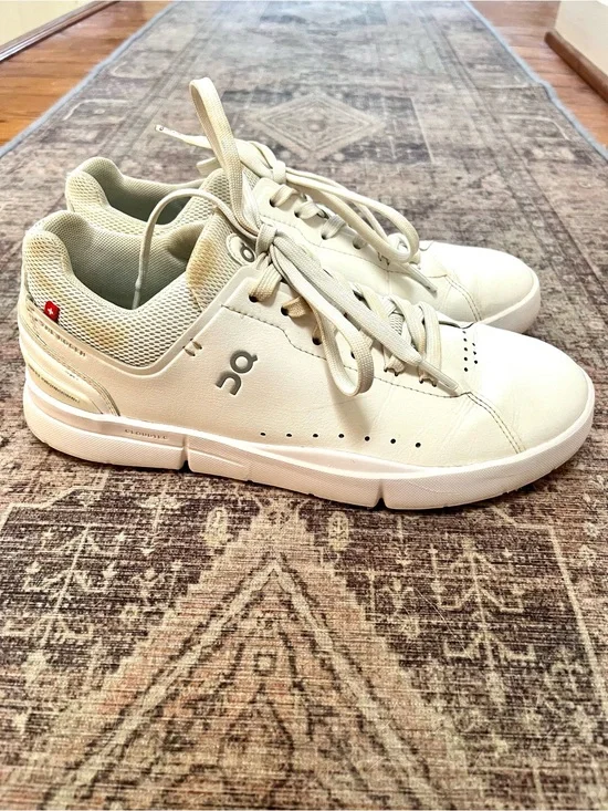 On THE ROGER Advantage size 9