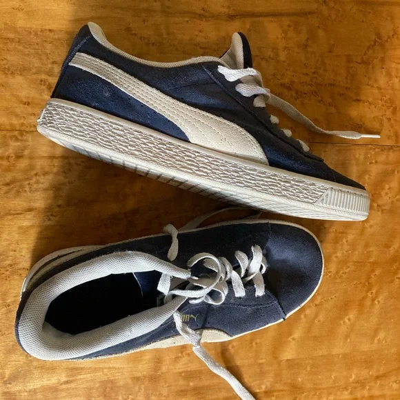 Puma Kids Navy and White Sneakers, size 3.5 and in excellent condition