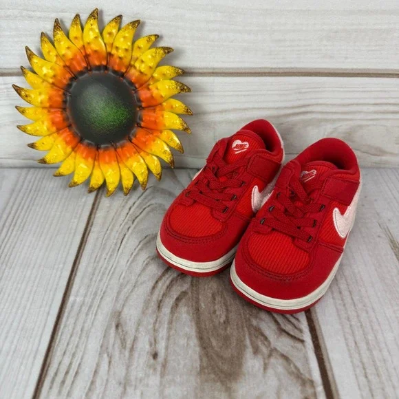 Nike Dunk Low Valentine's Day‎ Toddler Shoes Size 6C