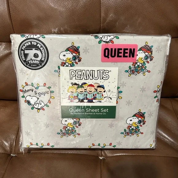 Peanuts Snoopy Christmas Queen Sheet Set Berkshire Holiday Merry Bright 4pc NEW